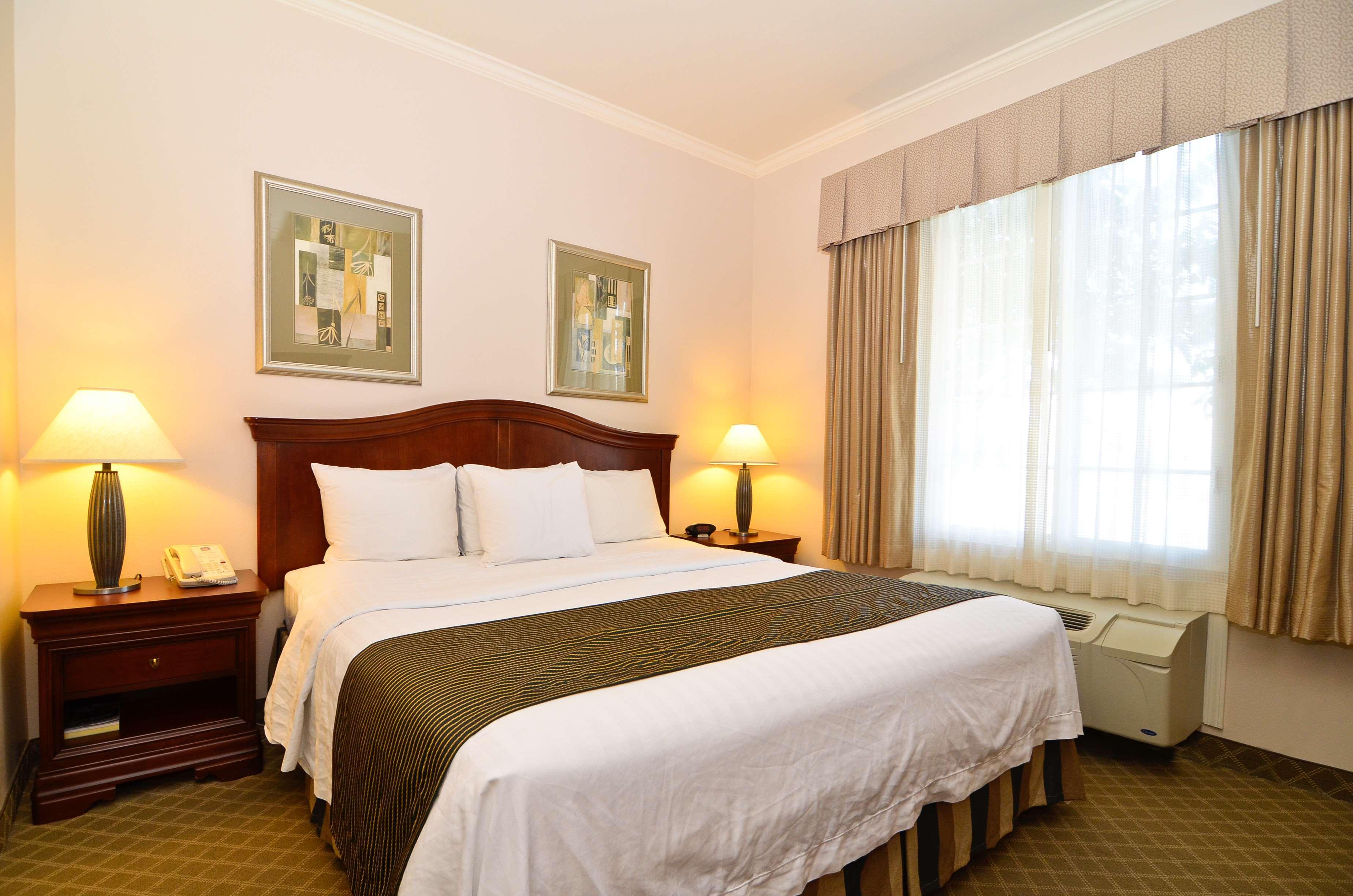 Best Western Plus Country Park Hotel Tehachapi Room photo