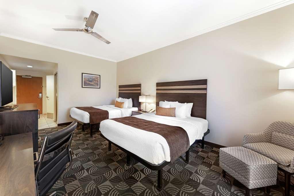 Best Western Plus Country Park Hotel Tehachapi Room photo